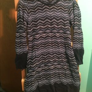 Prana blue zigzag hooded sweater dress